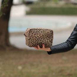 Cases Women Leopard Cosmetic Bag Makeup Organiser Free Shipping Large Travel Toiletries Bag Makeup Storage Bag Beauty Case DOM387