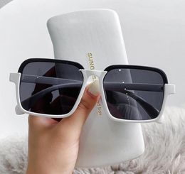 Sunglasses Classic Square Women 2022 Desinger Oversized Goggles Black White Frame Outdoors Colored Eyewear7114754