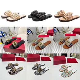 designer sandals Luxury Designer Leather Women's Sandals Summer Flats Fashion Beach Women's Slippers Interlocking Double G Hollow Out Slippers 35-42