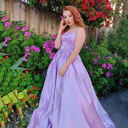 Party Dresses Elegant Lilac Long Evening Satin Applique With Diamond Spaghetti Straps A-Line Backless Floor Length Formal Ball Gowns