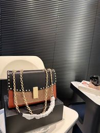 2024 New luxury fashion design women's classic chain bag Original metal chain lock clamshell bag casual cross-body bag