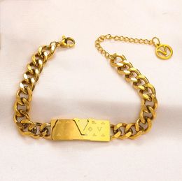Luxury Designer Letter Charm Bracelets Classic 18K Gold Plated Chain Bracelet for Women Men Wedding Jewellery Accessories Lovers Gifts