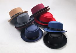 New Fashion Retro Felt jazz hat Round Flat TOP hats for men women Elegant Solid felt Fedora Hat Band Wide Flat Brim Jazz Hats Pa3899136