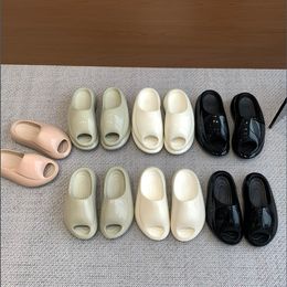 Luxury Designer Women Slippers Couple Thick Sole EvA Foam Material Bread Slippers Fish Mouth Casual Beach Slippers 35-44