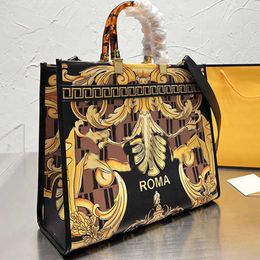 Сумки для покупок моды Tote Women Beach Sudbag Высококачественные плечевые упаковки кожаные дизайнерские женские кошельки Pochett