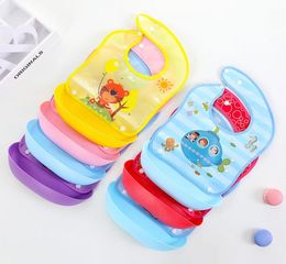 Newborn Cartoon Aprons Baby Bibs Adjustable Baby Bibs Waterproof Silicone Feeding Baby Saliva Towel5010455