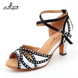 Dance Shoes Ladingwu 2024 Shine Rhinestone Latin Women's Salsa Soft Bottom Ballroom Party Satin White Sandals