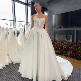 Modern A-Line Wedding Dresses 2024 Strapless Lace Appliques Basque Waistline Wedding Gown Pleat Puffy Satin Bridal Dress