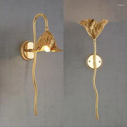 Wall Lamp Postmodern Creative LED Personality Lotus Leaf Bedroom Aisle Light Nordic El Hall Living Room Background