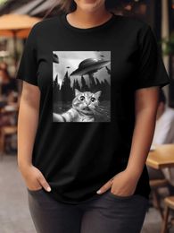 Women's T-Shirt Plus-size womens short-slved T-shirt Fun cat with UFO selfie round neck casual fashion L to 5XL sizes Y240420