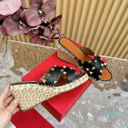 Dicke alleinige Slipper -Modemarke Ladies Erstaunliche runde Zehen sexy faule Sandalen Designer Frauen Wanderschuhe passen alle zu Maultierschuhen zusammen