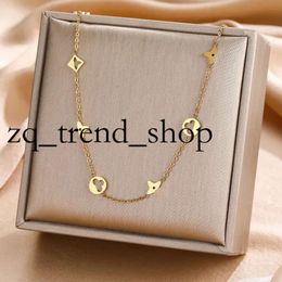 Fashion Designer Necklaces 18K Plated Gold for Women 4/four Leaf Clover Pendant Necklace Bracelet Chains Jewelry Women Wedding Chirstmas Gift No Box 780