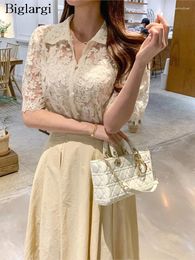 Women's Blouses Summer Flower Embroidery Shirts Tops Women Lace Elegant Fashion See Through Ladies Korean Style Short Sleeve Woman Shirt