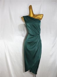 Casual Dresses Feicheng Women's Fashion Elegant Slim-Fit Sexy One-Shoulder Satin Sheath Dress Issue 147