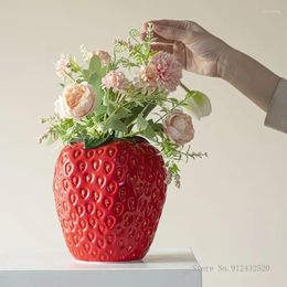 Vases Creative Strawberry Shape Vase Nordic Style Modern Ceramic Dried Flowers Gardening Home Living Room Decoration 1Pc