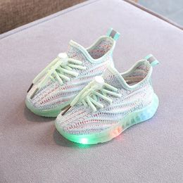 Size 2130 LED Baby Luminous Shoes Boys Glowing Children Sport Sneakers for Kids Girls Breathable Toddler Led Flash Lights 240416