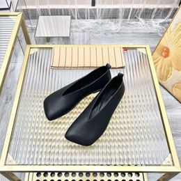2024 Niche New French Dark Handmade Instagram Single Shoes for Women High-end Feel, with A Lazy and Soft Foreskin