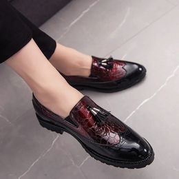 Mens Dress Shoes slip on Leather Vintage Business Oxfords Flat Soft Bottom Male Footwear Spring tassel Loafers For Men 240417
