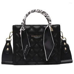 Shoulder Bags Unique Bag French Design Retro Rhombic Embroidery Square Ribbon Handbag Elegant Messenger