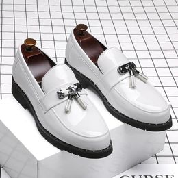 Casual Shoes Mens Party Nightclub Wear Tassels Slip On Lazy Shoe Breathable Patent Leather Loafers Oxfords Sneakers Chaussures