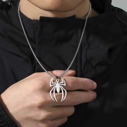 Pendant Necklaces Skyrim Punk Spider Pendant Necklace for Women Men Stainless Steel Double Layer Clavicle Neck Chain Hip Hop Animal Jewelry Gift Y240420