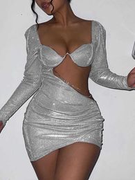 Urban sexy Kleider Langarmedhoild ausgehöhltes Diamant sexy Gesäßrock mit europäischer und amerikanischer Stil Schleicher Fit Design Sense Party Dressyy22400g1 Y240420