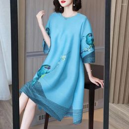 Casual Dresses Mid-aged Lady Midi Dress Stylish Parrot Print For Women Retro Three Quarter Sleeve Office Party Loose Fit Knee