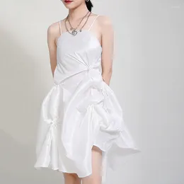 Casual Dresses Zhongchuang Rizhen 2024 Dress Niche Design Sense Multi Wrinkled Drawstring Suspender Skirt Irregular