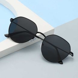 Fashion Styles Unisex Sunglasses sold with box Quality Womens shades on Sales 3 Colours WEI4