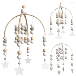 Decorative Figurines Mobile Wind Chime Nordic Style With Wool Balls Wooden Ornament Cot Hanging