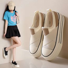 여성을위한 한국 통기성 캔버스 신발 삽입 2023 여름 여름 여성을위한 새로운 다목적 학생 러닝 보드 신발 8688