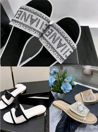 Shoes Luxury Designer Flat Shoes Brand Shoes Water Diamond Bow Upper Design Fashion Brand Womens Sandals Anti slip and Sexy Beach Flip-flops 2C Channel Designer Shoes