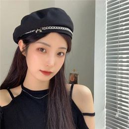 Berets Women's Beret With Metal Chain Fashionable French Sboy Hat Beanie Casual And Versatile Flat Top Retro Painter