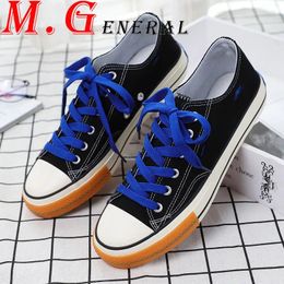 Fitness Shoes Lace Up Vulcanised Man Casual Flats Walking Men's Black Sneakers Summer Comfortable Canvas Men Low Top Footwear C4