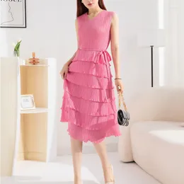 Casual Dresses White Dress For Women Summer 2024 V-Neck Sleeveless Simple Fashion Slimming A-Line Lace-Up Stretch Miyake Pleated Midi