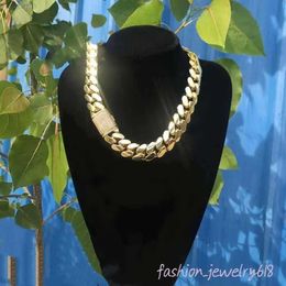 Anhänger Halsketten Großhandel CHOKER 18K GOLD Custom Gold Cuban Link Kette 24K Gold Kubaner Miami Kette 20mm Designer Kupfer Kubaner Ketten Halskette Mann Geschenk