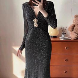 Casual Dresses Vintage Luxury Long Sleeve Black V-Neck Diamond Dress High Waist Cinching Slim Effect Evening Buttocks Wrapped