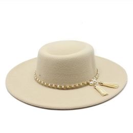 Summer Simple Dome Solid Colour Wool Felt Jazz Fedora Hats with Pearl Chain Men Women Wide Brim Panama Trilby Cap Autumn winter 240417