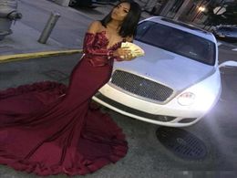 2019 Burgundy Long Sleeves Prom Dresses Sequins Sexy Off the Shouder Sheer Neck Appliqued Sweep Train Formal Occasion Party Wear5096244