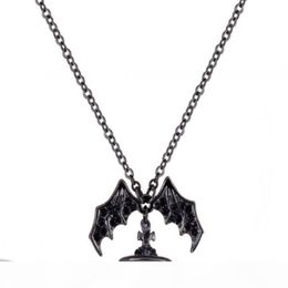 Queen Mother Demon Evil Titanium Black Wings Diamond Saturn Necklace Super Cool Punk Bat316M