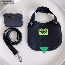 Tasarımcı Köpek Kablo Demetler Çekme ipi 3pcs Set siyah klasik logo desen çıkarılabilir evcil hayvan tasma moda ayarlanabilir köpek kedi evcil hayvan boyun kayışı küçük çanta ile