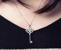 Pendant Necklaces 2021 Fashion Classic Design Chinese Knot Key Charm Women Silver Colour Zircon Necklace For Wedding Jewellery Gift4068584