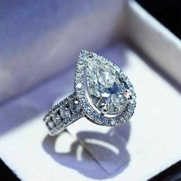 Huitan Novel Engagement Rings for Women Pear Shaped Crystal Cubic Zirconia AAA Dazzling Fashion Accessories Elegant Female Rings X334G