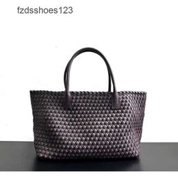 Fashion Universal Bottegs Large Basket Capacity Designer Cabat Women's Handbag Lady Classic Sheepskin Woven Bags Tote Bag Leather OOOJ