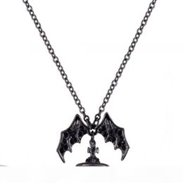 Queen Mother Demon Evil Titanium Black Wings Diamond Saturn Necklace Super Cool Punk Bat245e