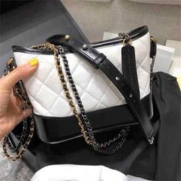 Tote bag high definition cf Genuine Leather Wandering Small Xiangfeng Lingge Chain One Oblique Straddle Fashion Versatile Womens