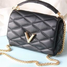 Tote bag high definition Postman Chain Minimalist Western One Crossbody Womens Fashionable and Versatile Small Square