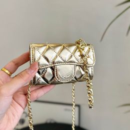 11cm Mini Mulheres Mulheres Portador de Cartas de Luxo Caviar Caviar Caminho Matelasse Letter Cadeia de Bolsa de Trendência da Trendência Compras Borsa Gold Hardware Fanny Pack Sacoche