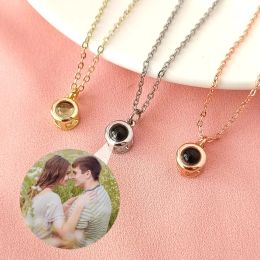 Necklaces Personalised Projection Photo Necklace Customised Personality Photo Creative Pendant is a Commemorative Gift For Men and Women