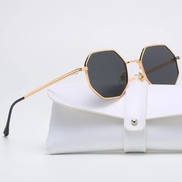 Retro Fashion Octagon Sunglasse Polygon Metal Small Frame Sun Glasses Men Vintage Luxury Brand Design 2024 240417